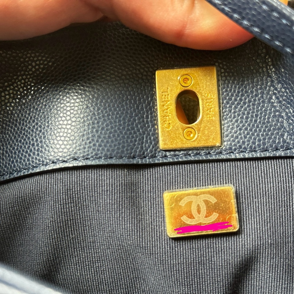 ⭐️CHANEL⭐️22A Twist Your Button Caviar Leather Hobo Shoulder Bag - Picture 14 of 16